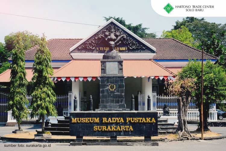 HTC_-_ilustrasi_artikel-november-Mengunjungi_Radya_Pustaka_Surakarta,_Museum_Tertua_di_Indonesia